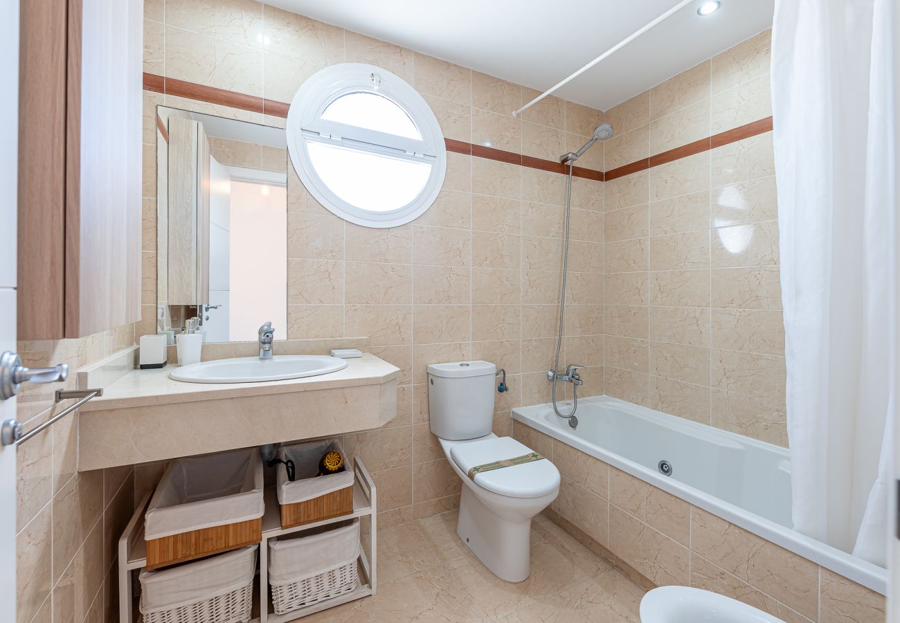 Apartamento en Benalmádena - Espectacular atico con terraza y vistas panoramicas 