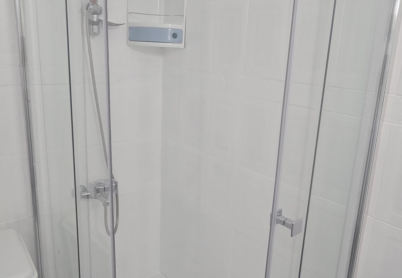 Apartamento en Benalmádena - Acogedor piso para 5 frente al mar 