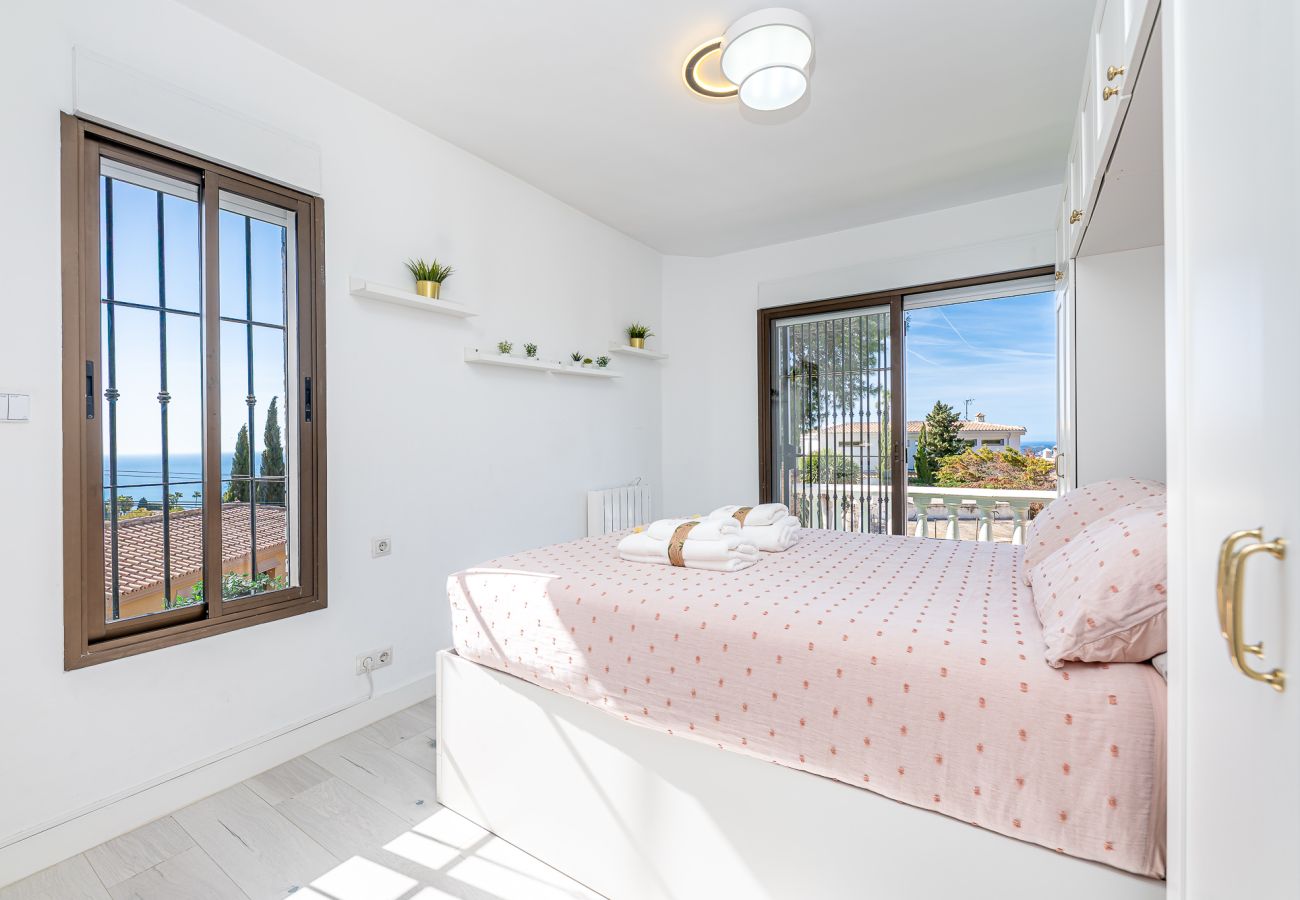 Villa en Fuengirola - Estilosa Villa en Benalmadena para 8 