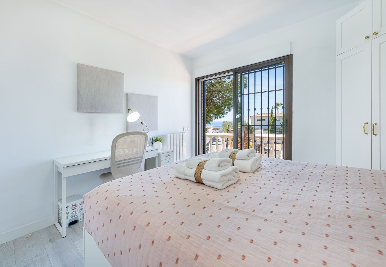 Villa en Fuengirola - Estilosa Villa en Benalmadena para 8 