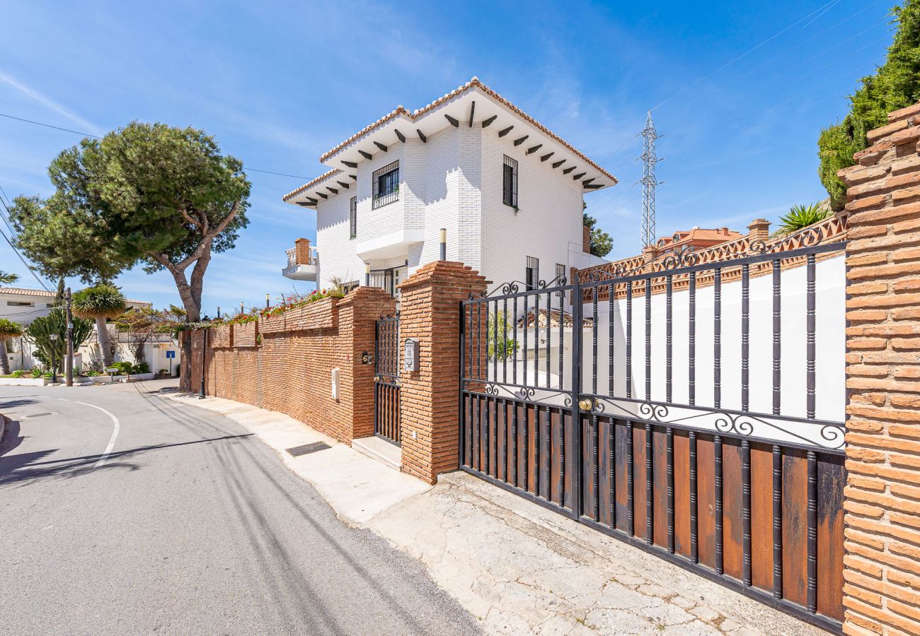 Villa en Fuengirola - Estilosa Villa en Benalmadena para 8 