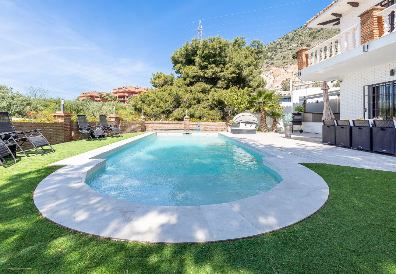 Villa en Fuengirola - Estilosa Villa en Benalmadena para 8 