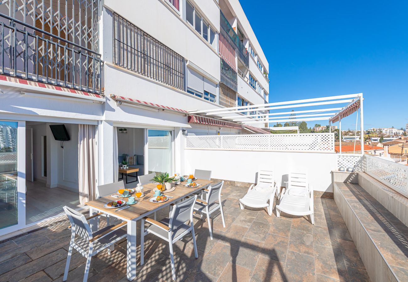 Apartamento en Benalmádena - Piso a 2 min de la playa con amplia terraza