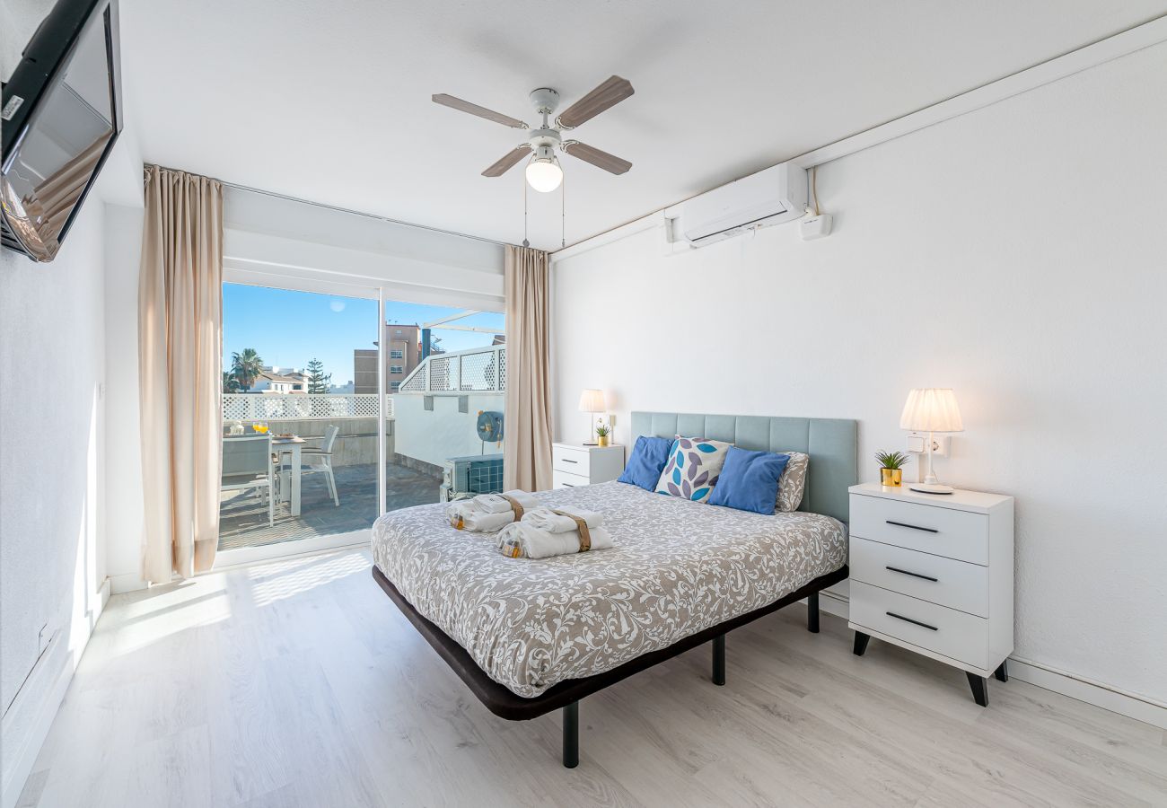 Apartamento en Benalmádena - Piso a 2 min de la playa con amplia terraza