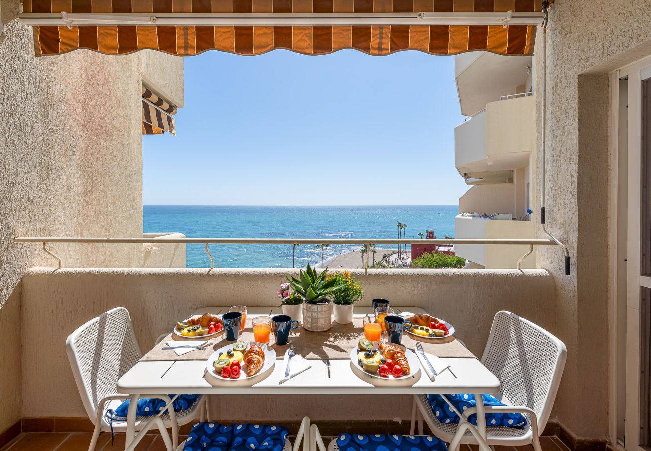 Apartamento en Benalmádena - Piso para 4 en Benalbeach con vistas al mar