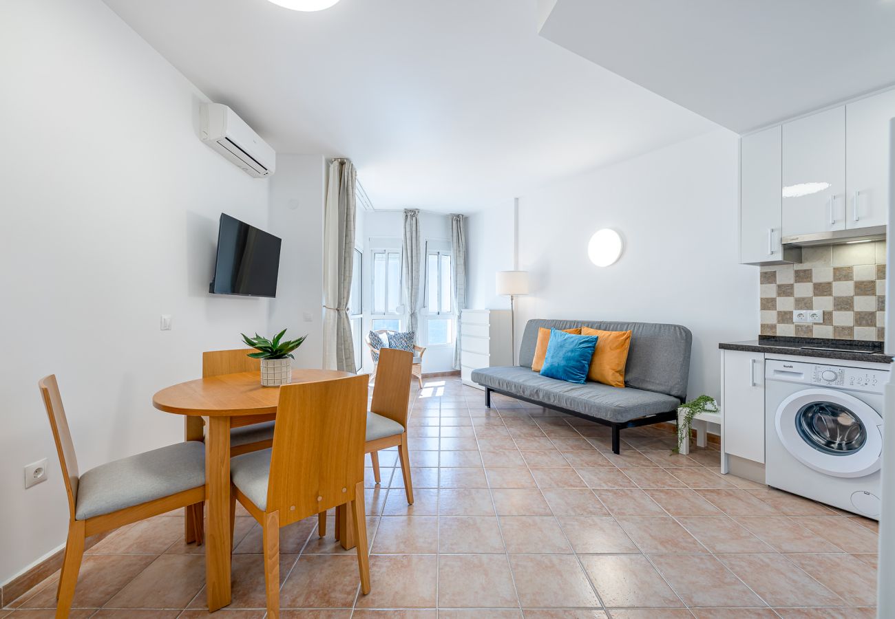 Apartamento en Benalmádena - Piso para 4 en Benalbeach con vistas al mar