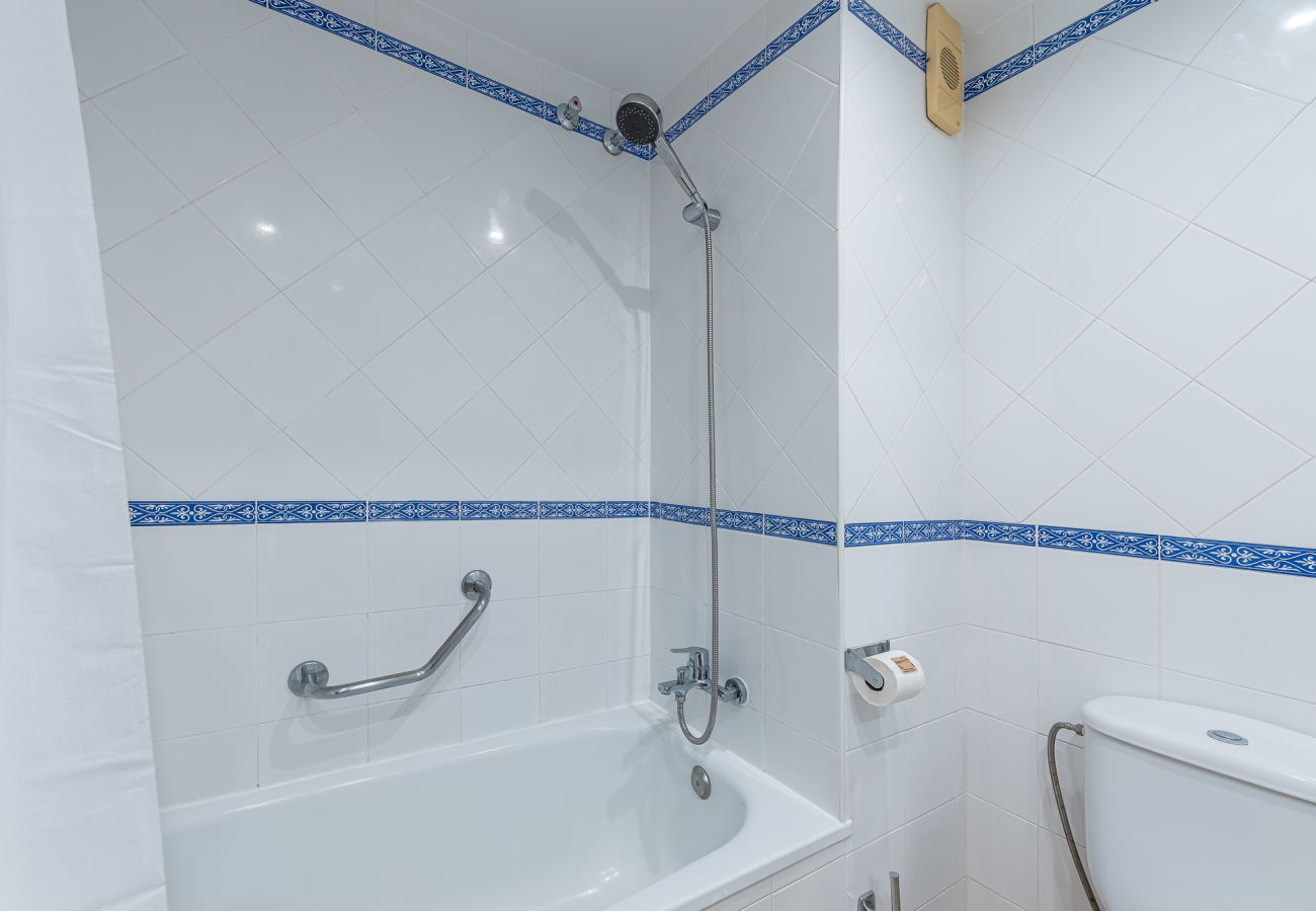 Apartamento en Benalmádena - Piso para 4 en Benalbeach con vistas al mar