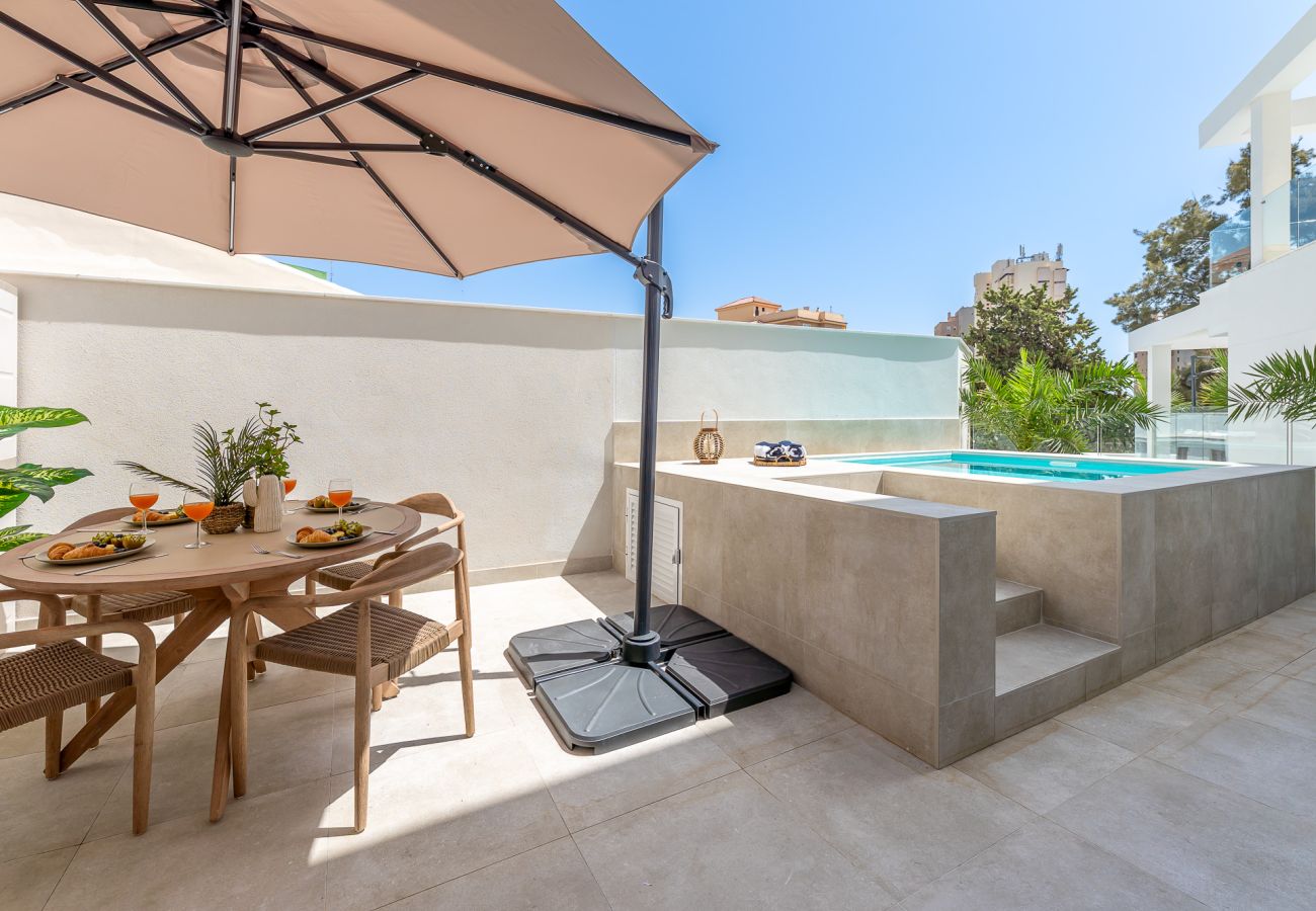 Apartamento en Torremolinos - Moderno apartamento con piscina privada