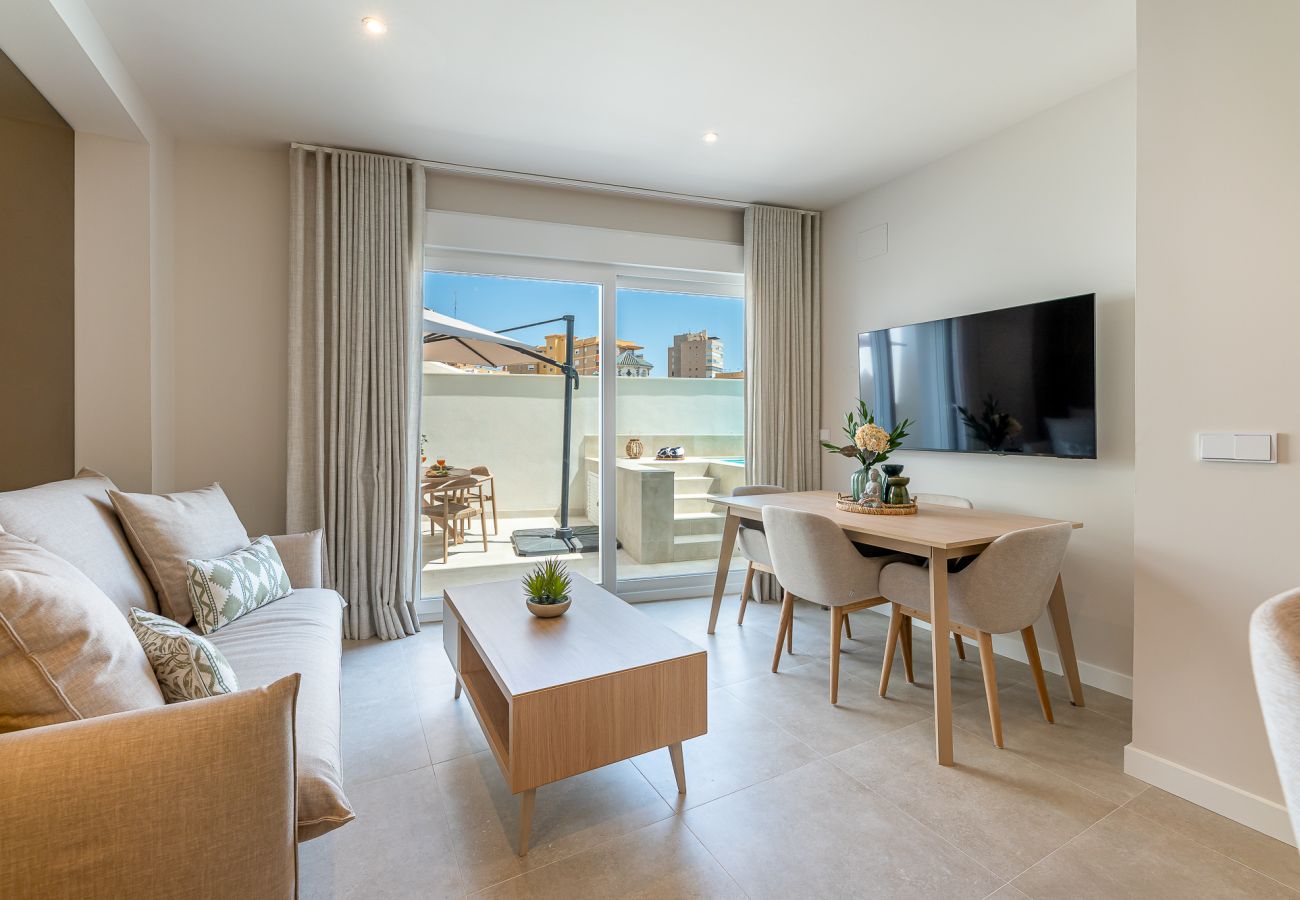 Apartamento en Torremolinos - Moderno apartamento con piscina privada