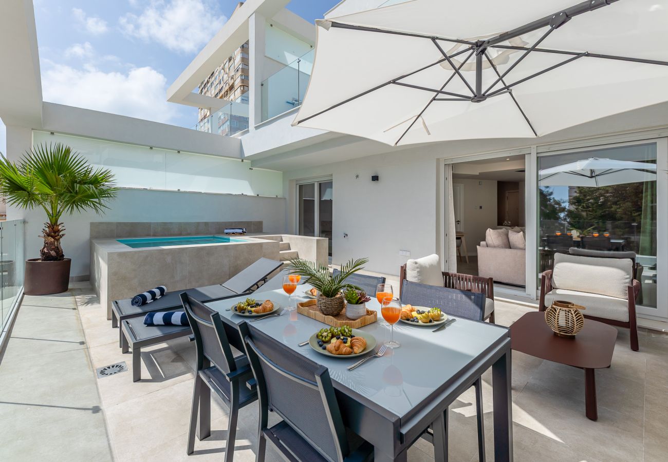 Apartamento en Torremolinos - Lujoso piso con piscina privada 