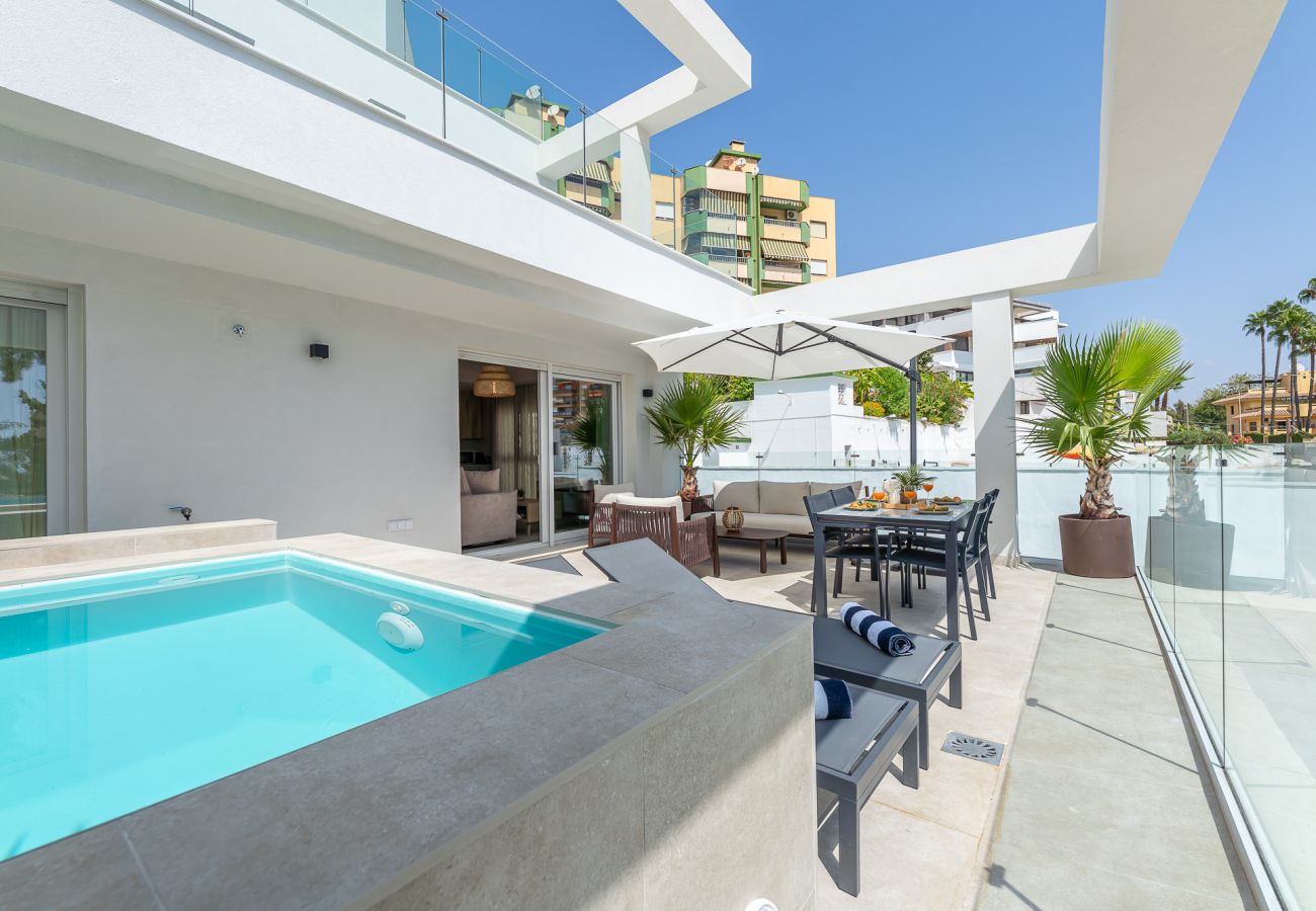 Apartamento en Torremolinos - Lujoso piso con piscina privada 