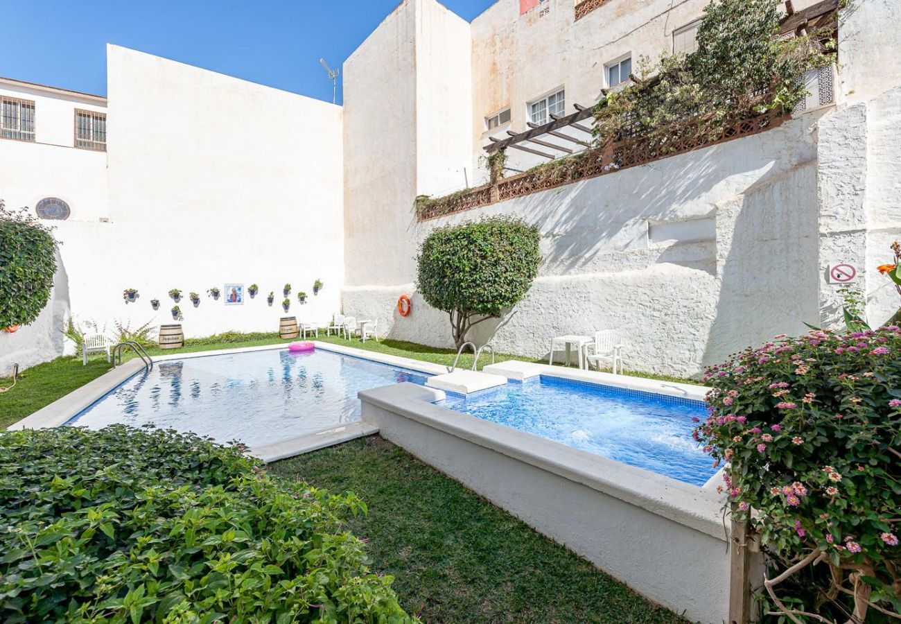 Apartment in Torremolinos - PEPE 2 - Piso en la Carihuela con piscina