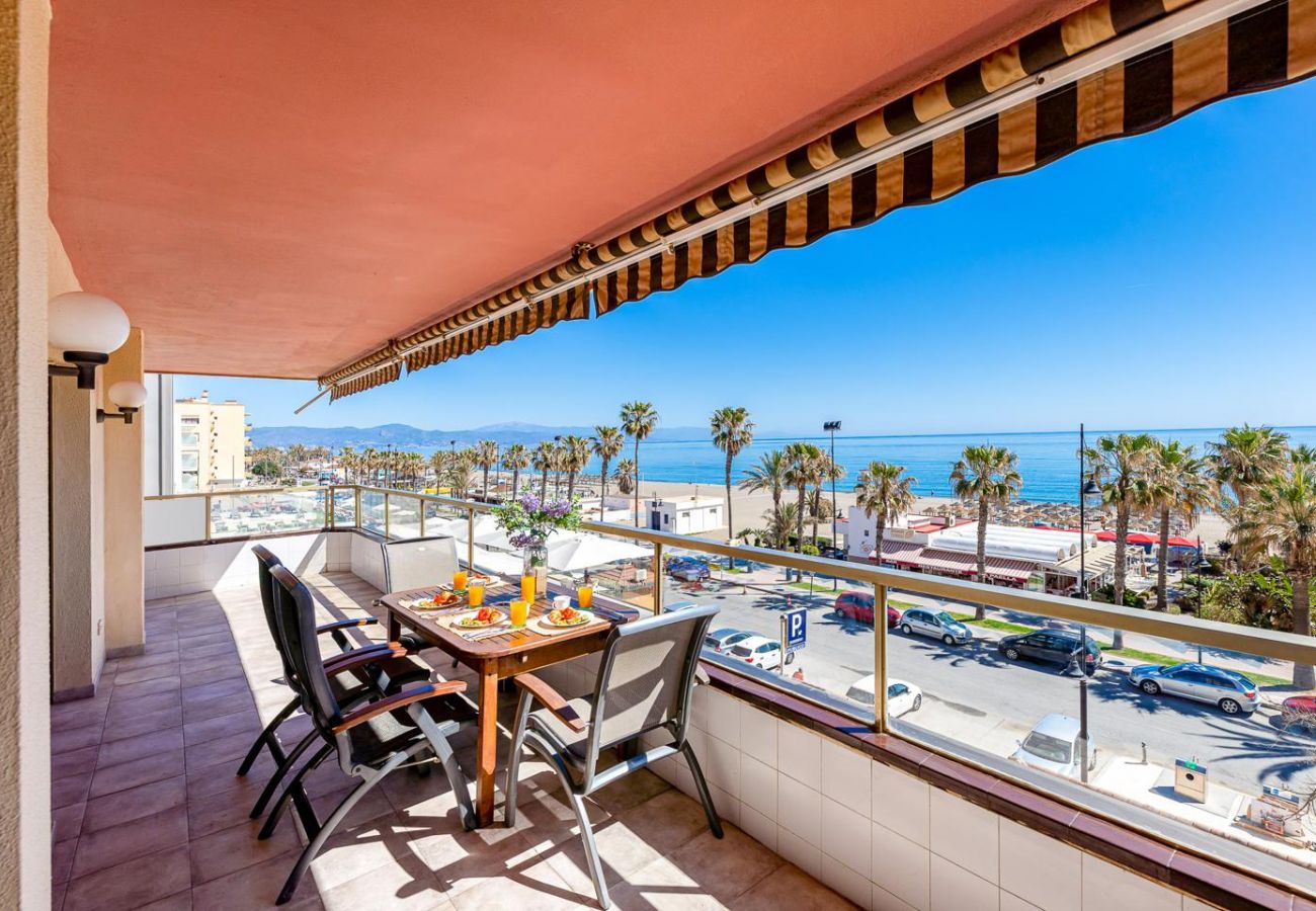Apartment in Torremolinos - TIKI 1- Amplio piso con terraza en primera linea