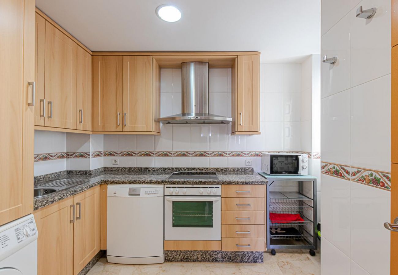 Apartment in Benalmádena - 1 MES FIANZA, 1 MES COMISION, 1 MES CORRIENTE, IDEAL ALGUIEN HASTA 01 MAYO