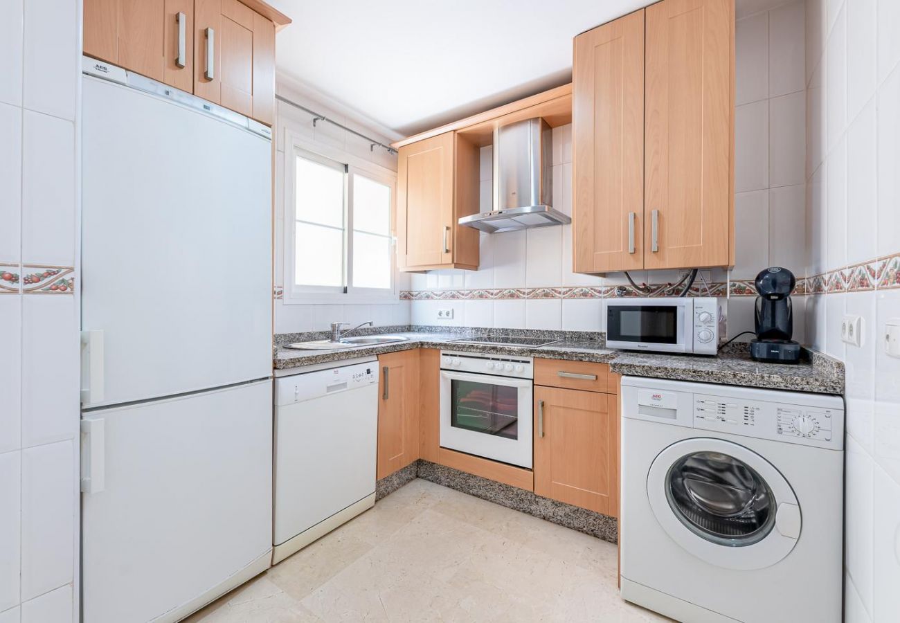 Apartment in Benalmádena - JOSEF- Piso en arenal con vista al golf y mar