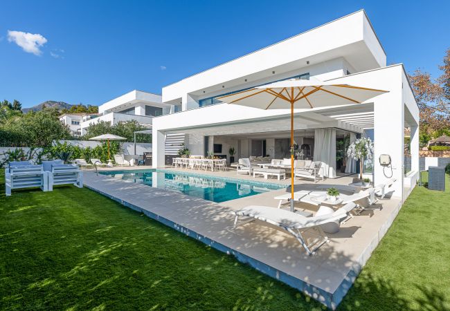 Villa in Benalmádena - Luxury and modern villa in Puerto Marina 