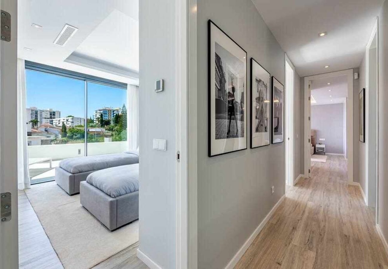 Villa in Benalmádena - Luxury and modern villa in Puerto Marina 