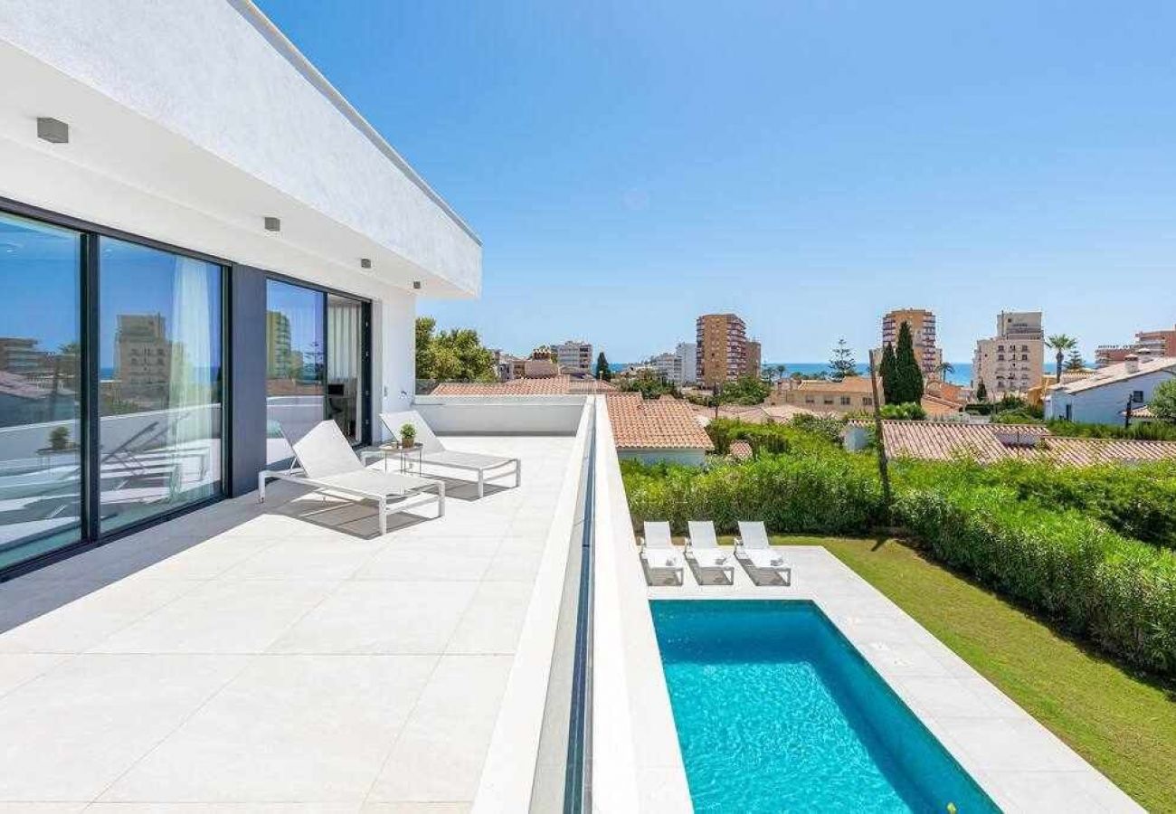 Villa in Benalmádena - Luxury and modern villa in Puerto Marina 