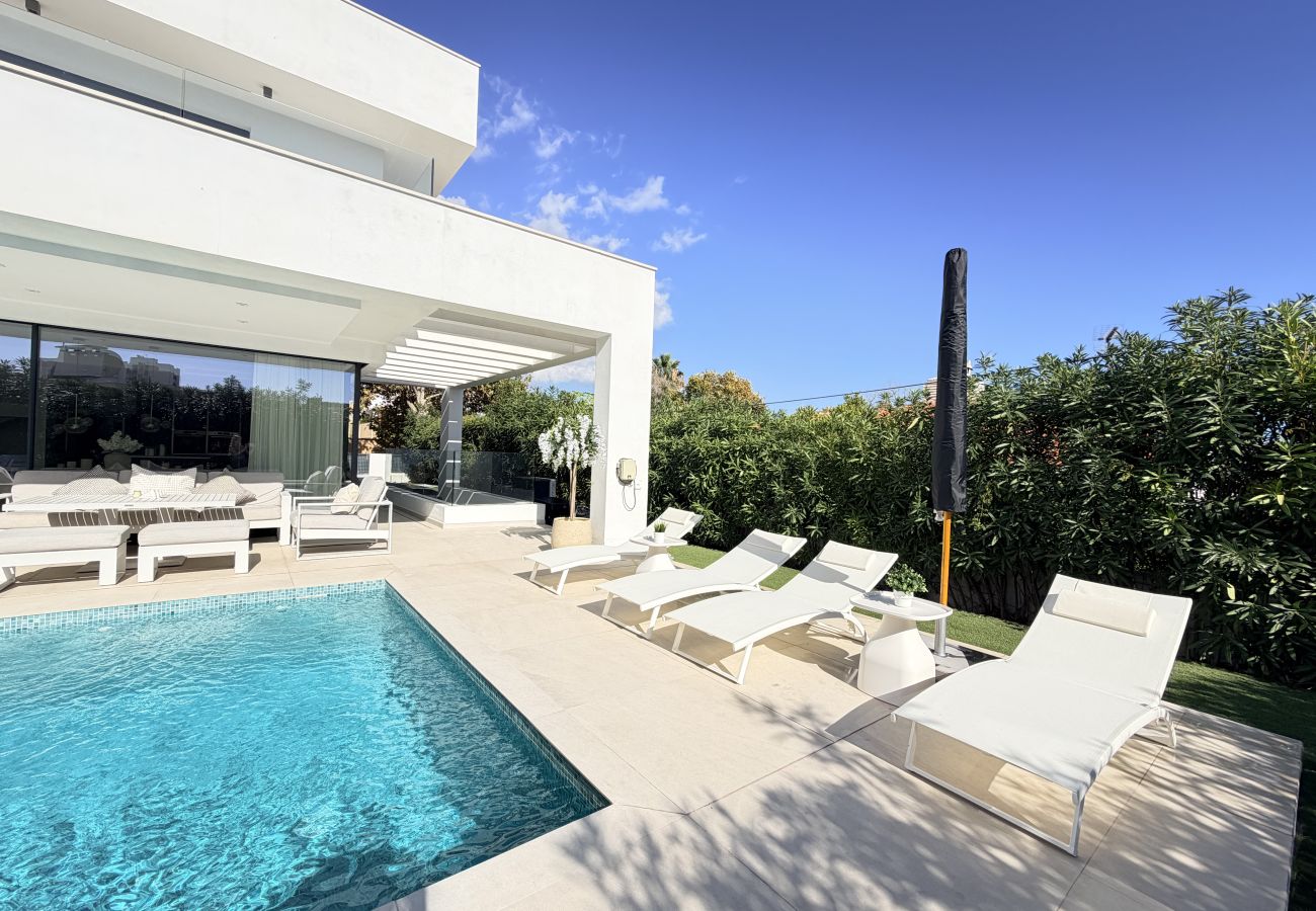 Villa in Benalmádena - Luxury and modern villa in Puerto Marina 