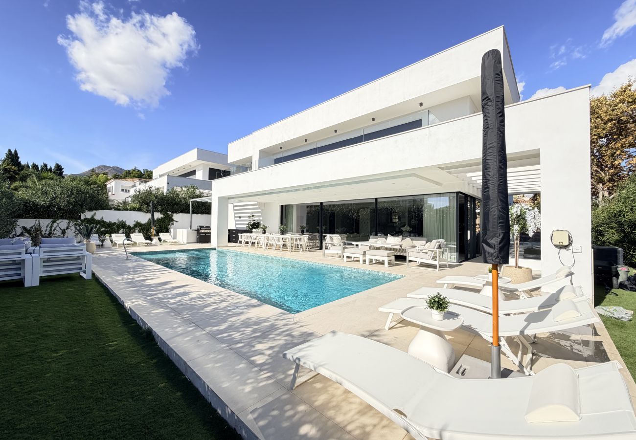 Villa in Benalmádena - Luxury and modern villa in Puerto Marina 