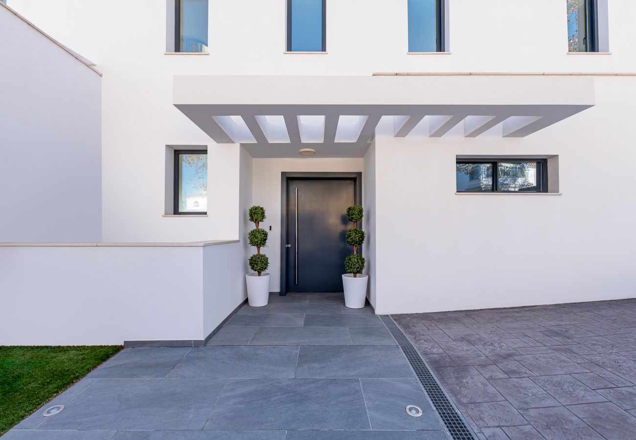 Villa in Benalmádena - Luxury and modern villa in Puerto Marina 