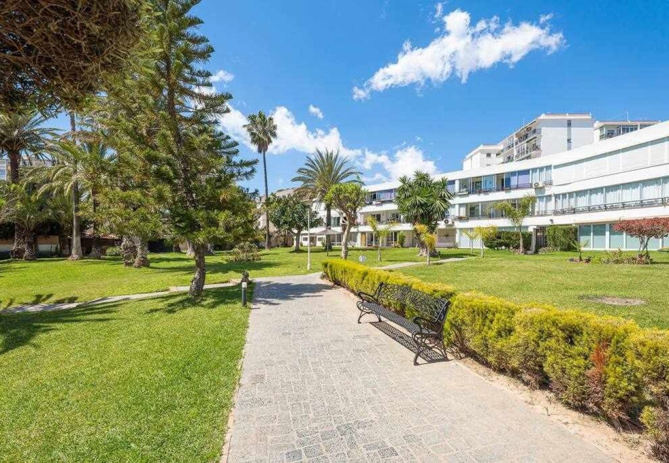 Apartment in Benalmádena - Espectacular piso con vista al mar y al puerto. 