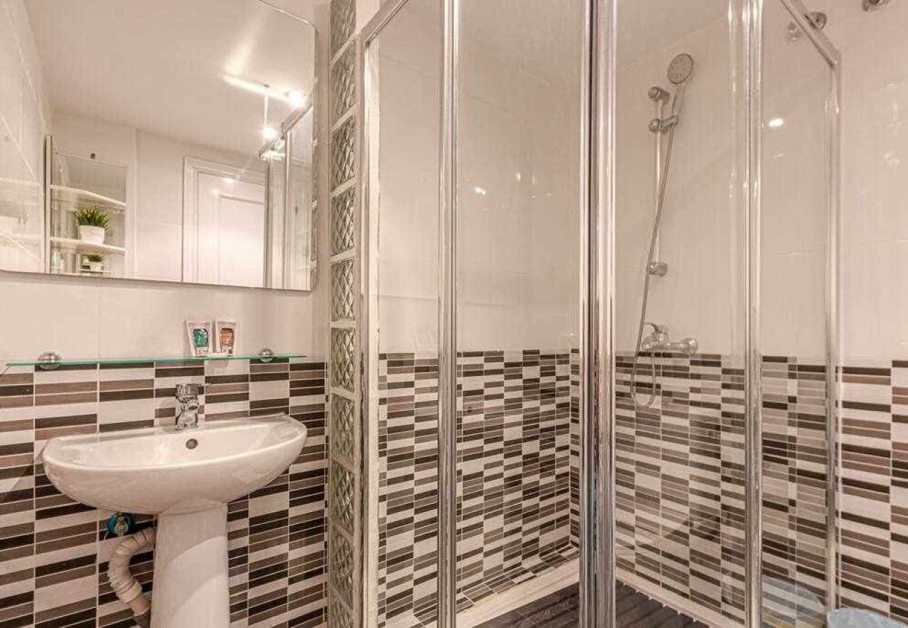 Apartment in Benalmádena - Flat in Benalbeach with sea view and swimming pool 
