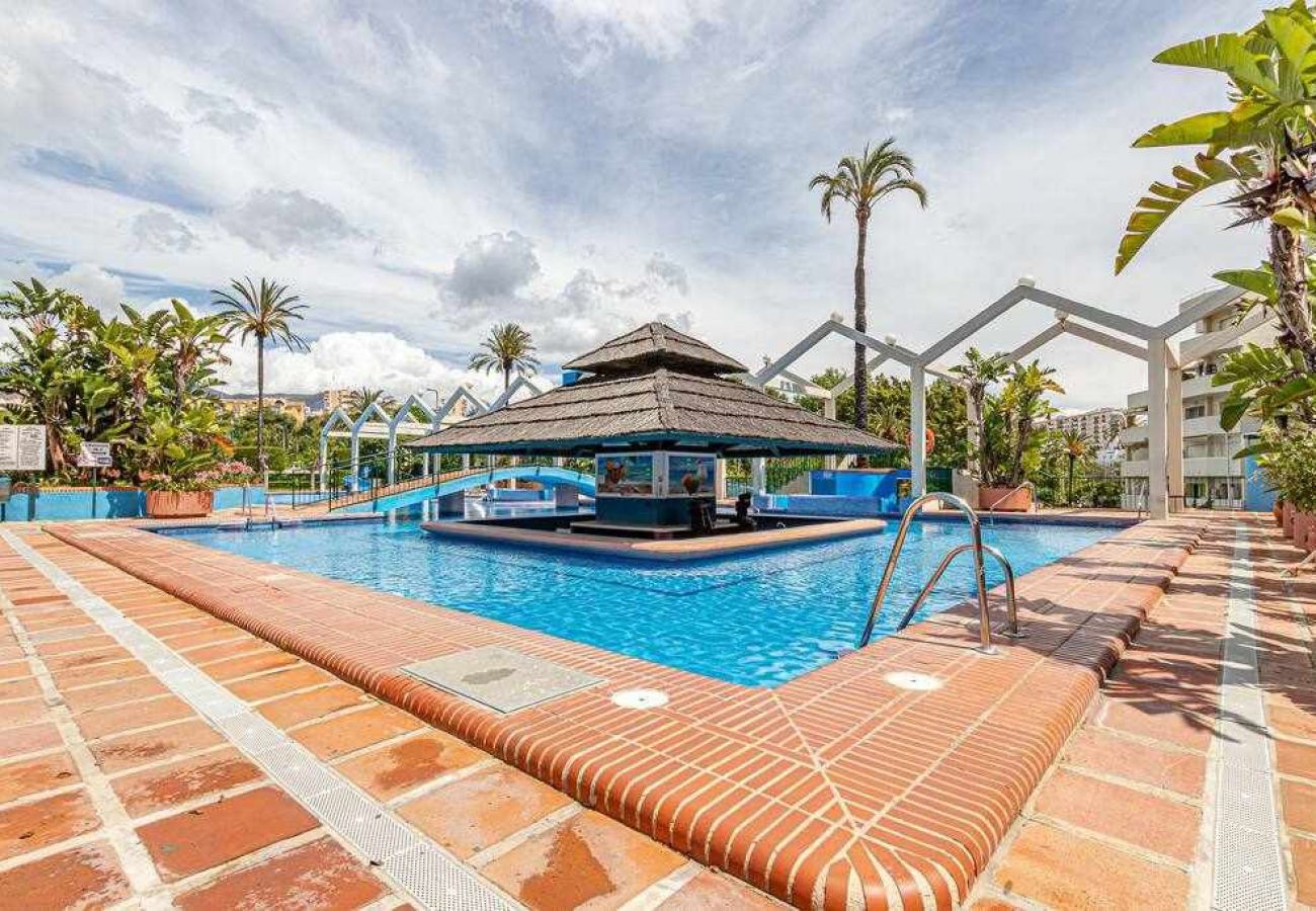 Apartment in Benalmádena - Flat in Benalbeach with sea view and swimming pool 