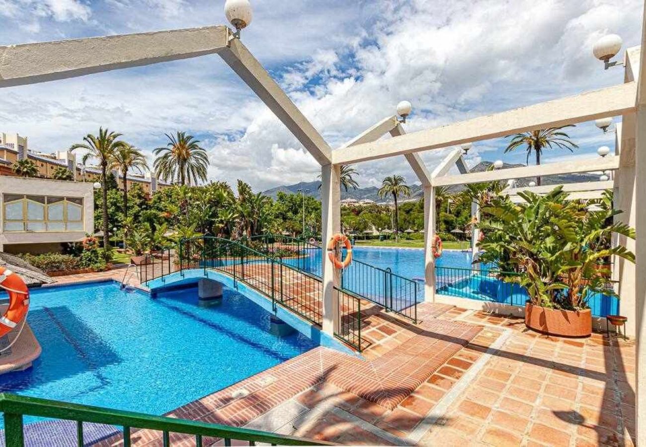 Apartment in Benalmádena - Flat in Benalbeach with sea view and swimming pool 