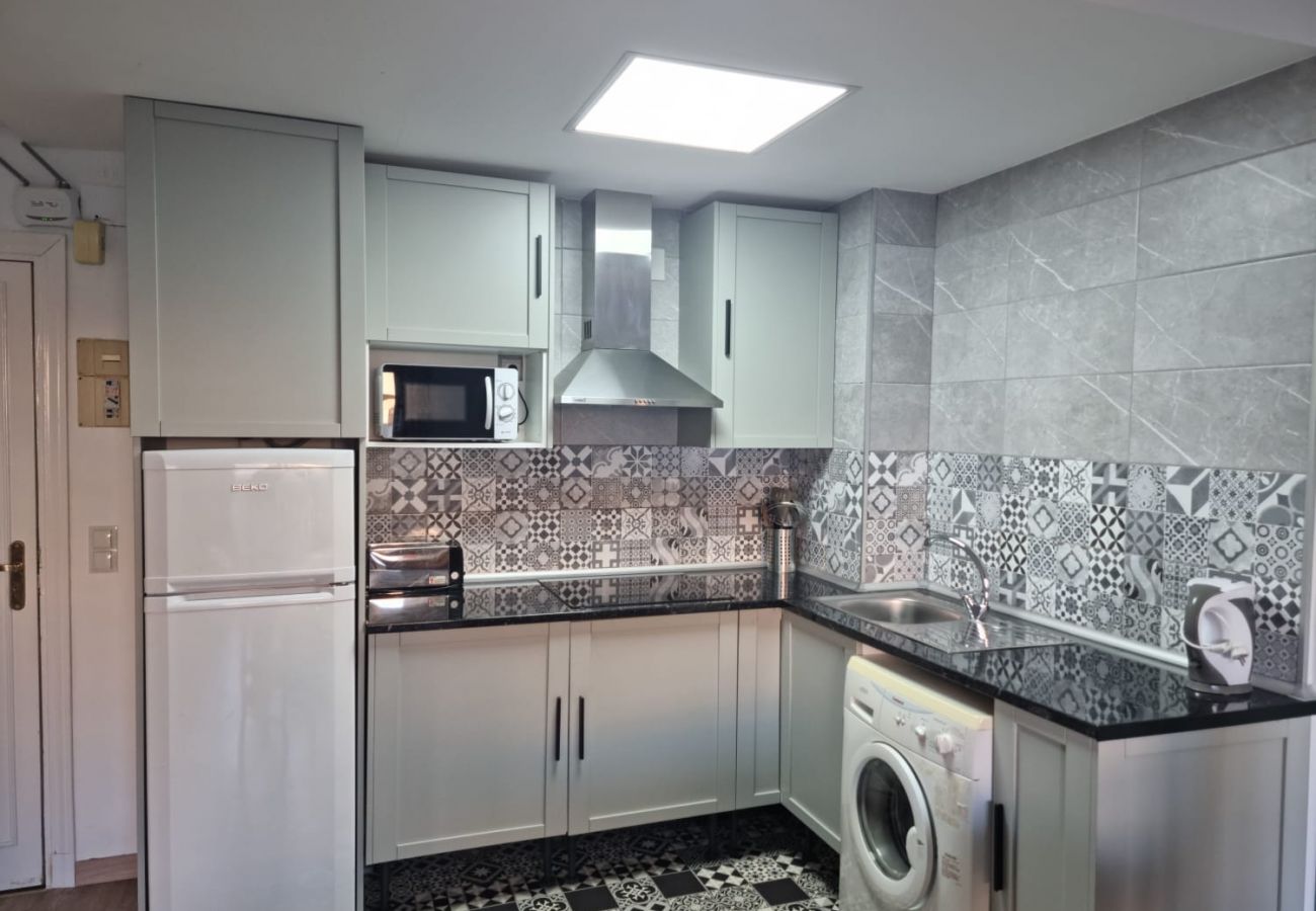 Apartment in Benalmádena - Flat in Benalbeach with sea view and swimming pool 