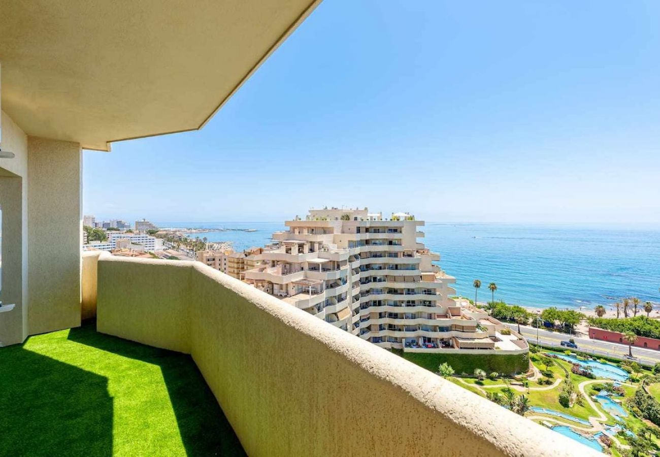 Apartment in Benalmádena - Penthouse with sea views in Benalbeach