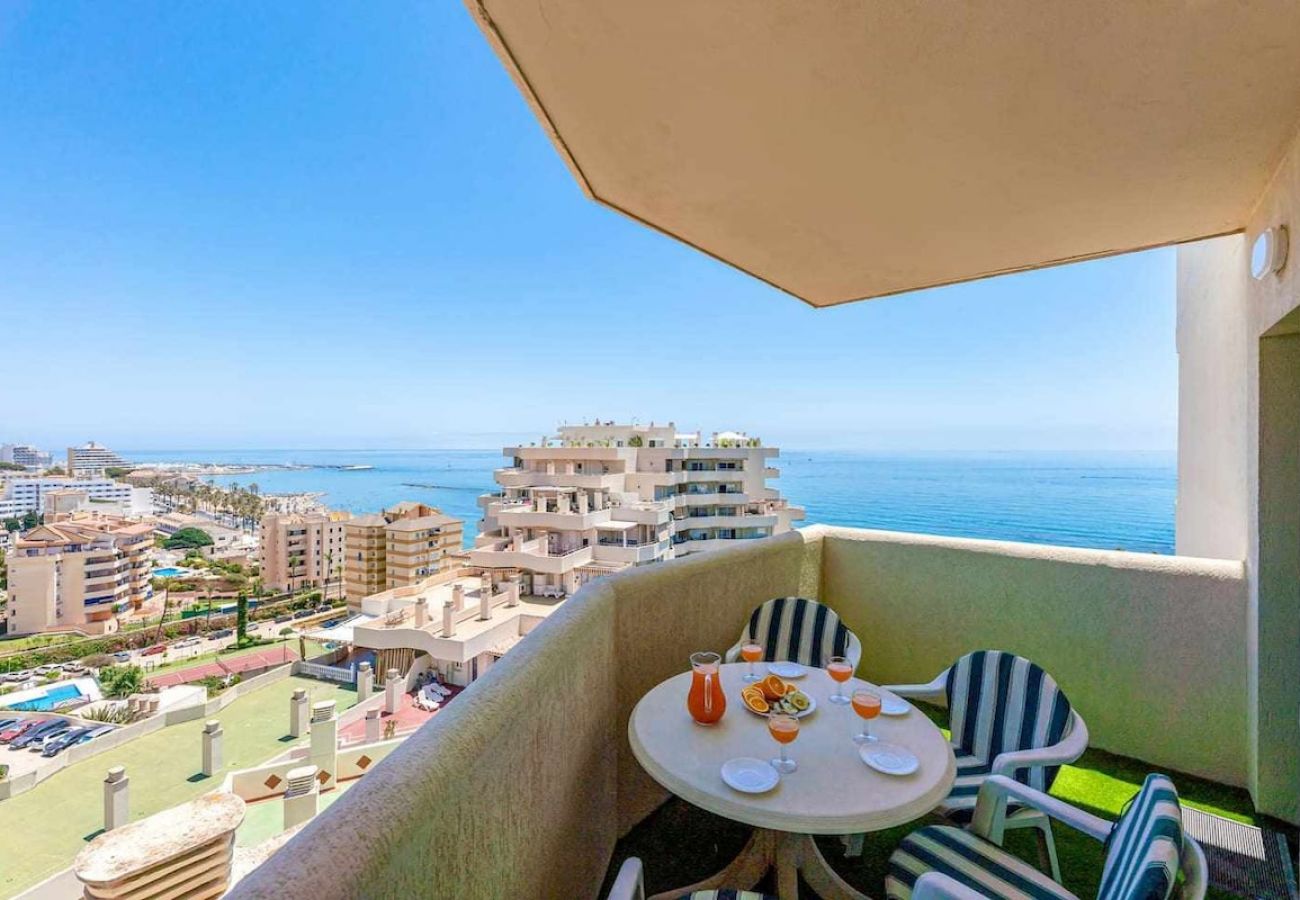 Apartment in Benalmádena - Penthouse with sea views in Benalbeach
