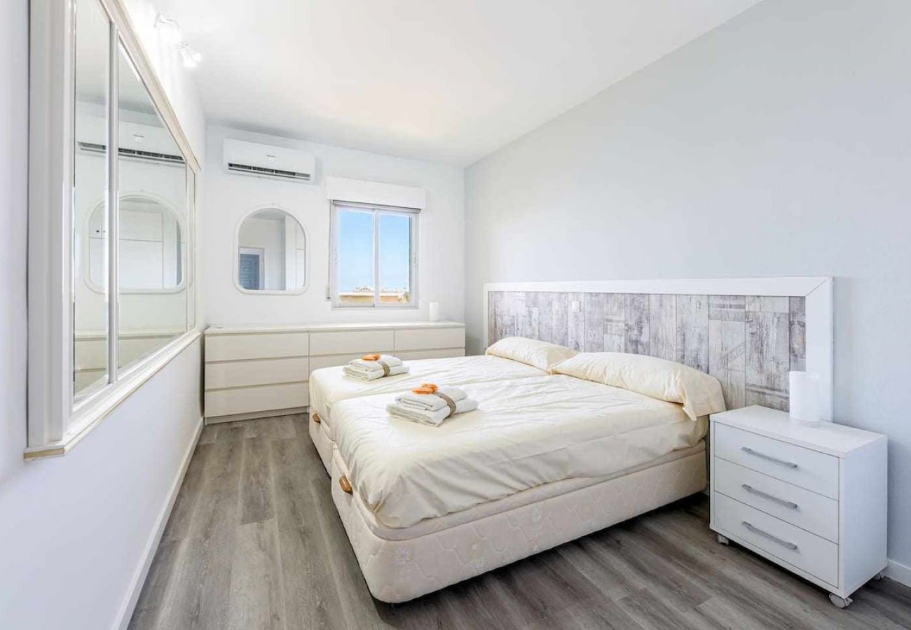 Apartment in Benalmádena - Penthouse with sea views in Benalbeach