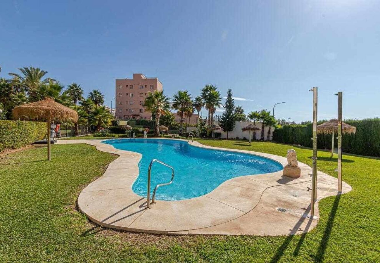 Apartment in Benalmádena - Luxurious apartment in Torrequebrada for 5