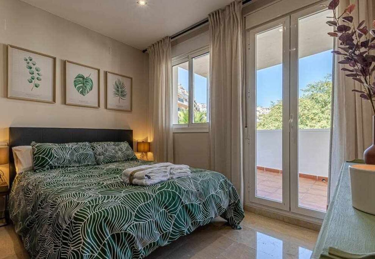 Apartment in Benalmádena - Luxurious apartment in Torrequebrada for 5