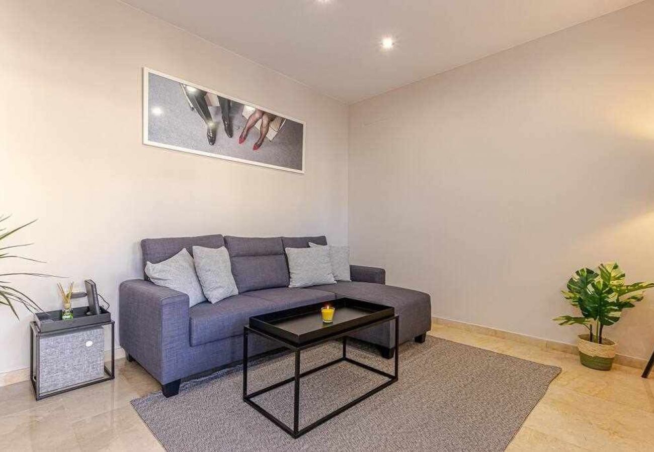 Apartment in Benalmádena - Luxurious apartment in Torrequebrada for 5