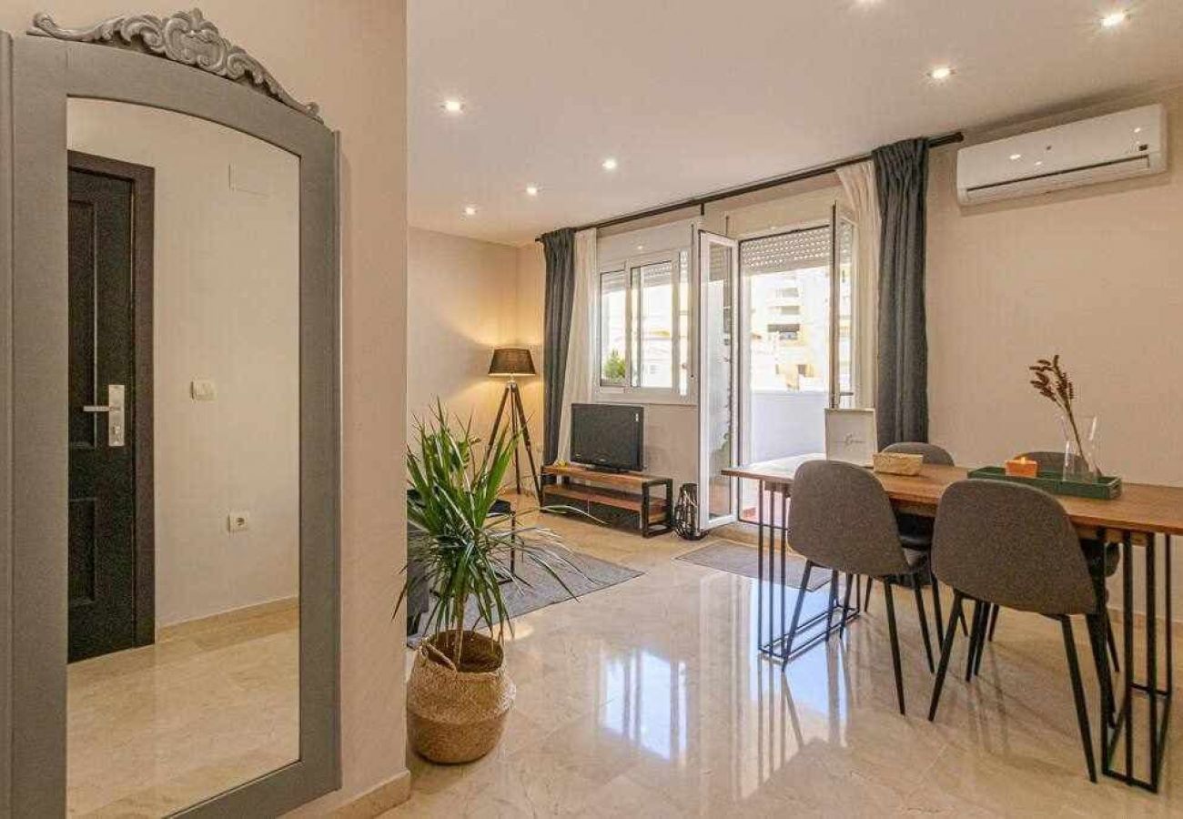 Apartment in Benalmádena - Luxurious apartment in Torrequebrada for 5