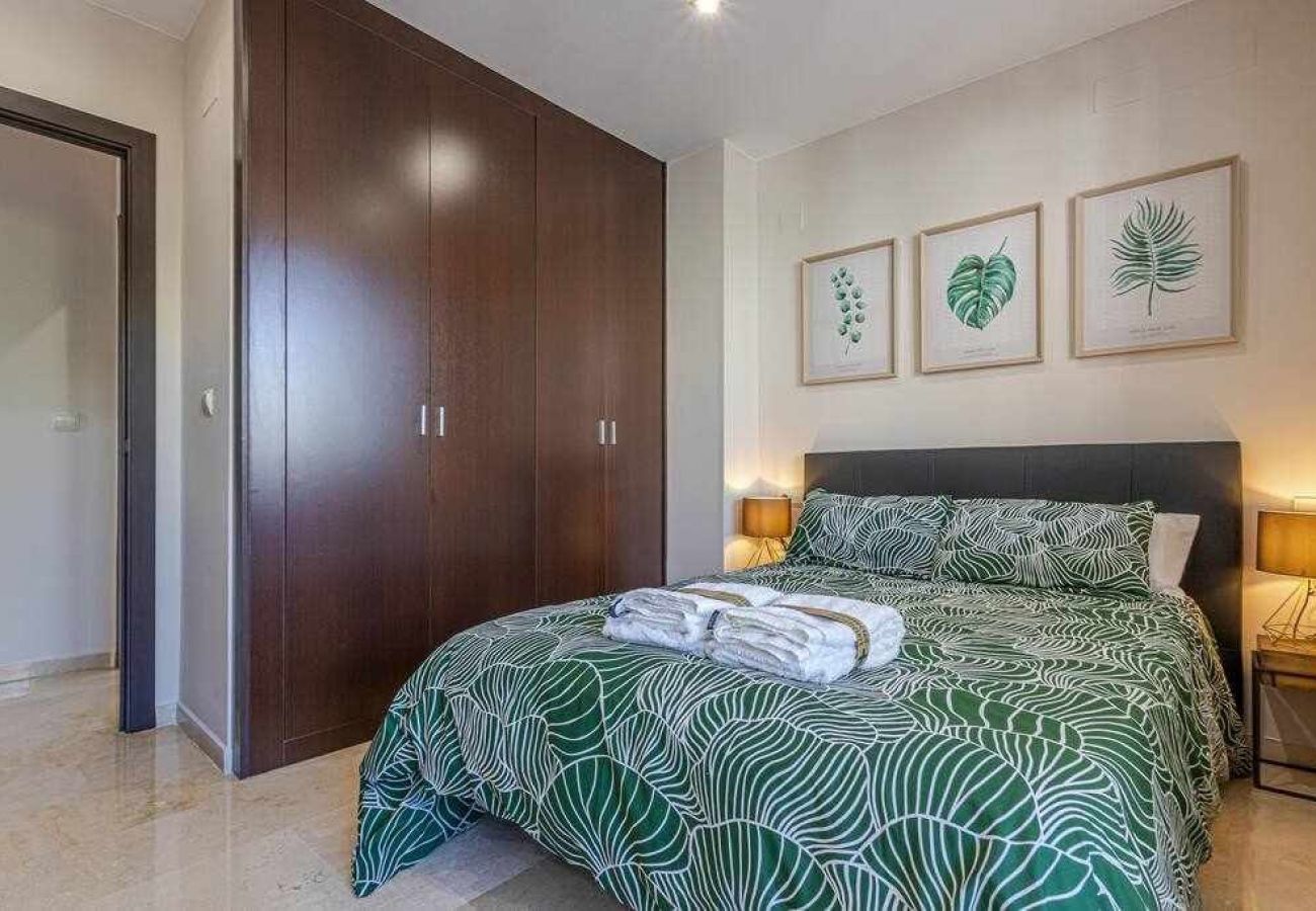 Apartment in Benalmádena - Luxurious apartment in Torrequebrada for 5