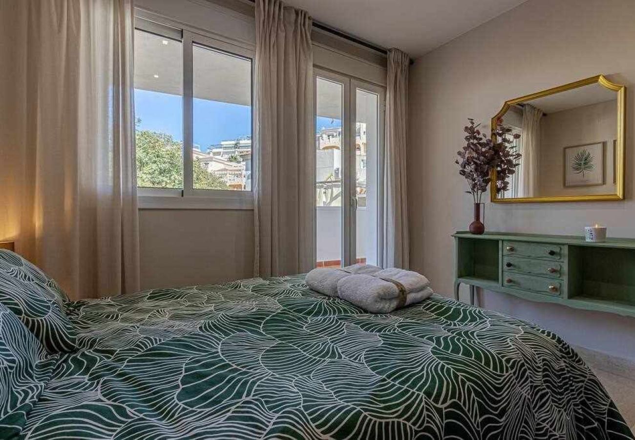 Apartment in Benalmádena - Luxurious apartment in Torrequebrada for 5