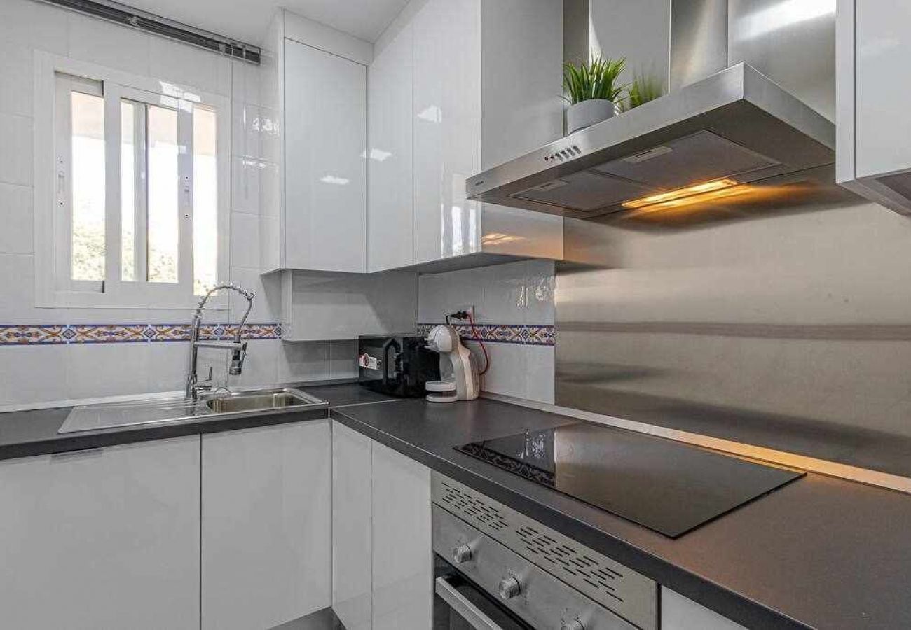 Apartment in Benalmádena - Luxurious apartment in Torrequebrada for 5