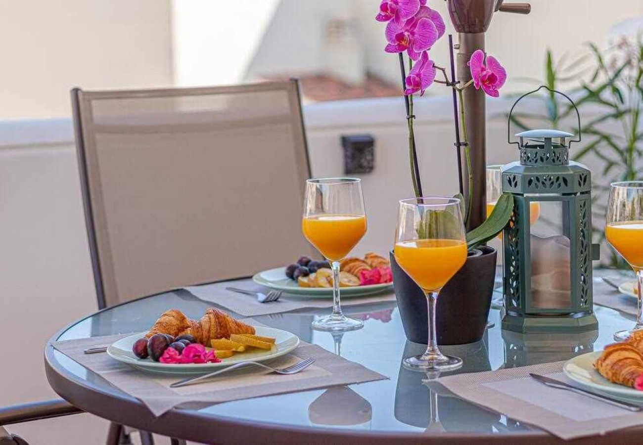 Apartment in Benalmádena - Luxurious apartment in Torrequebrada for 5