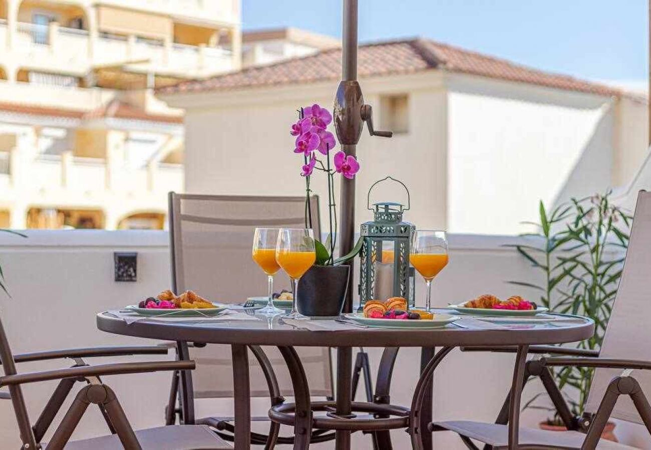 Apartment in Benalmádena - Luxurious apartment in Torrequebrada for 5