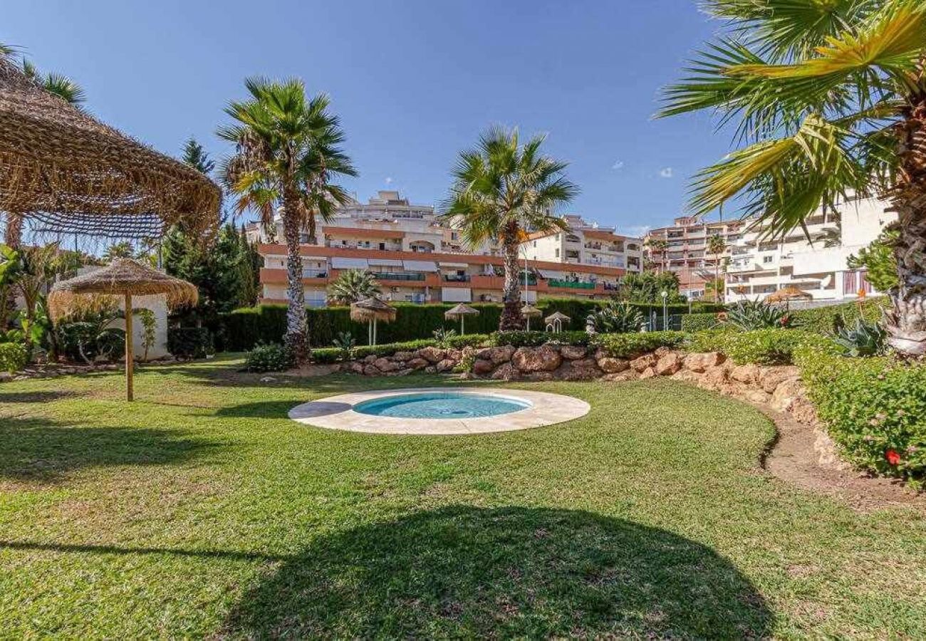 Apartment in Benalmádena - Luxurious apartment in Torrequebrada for 5