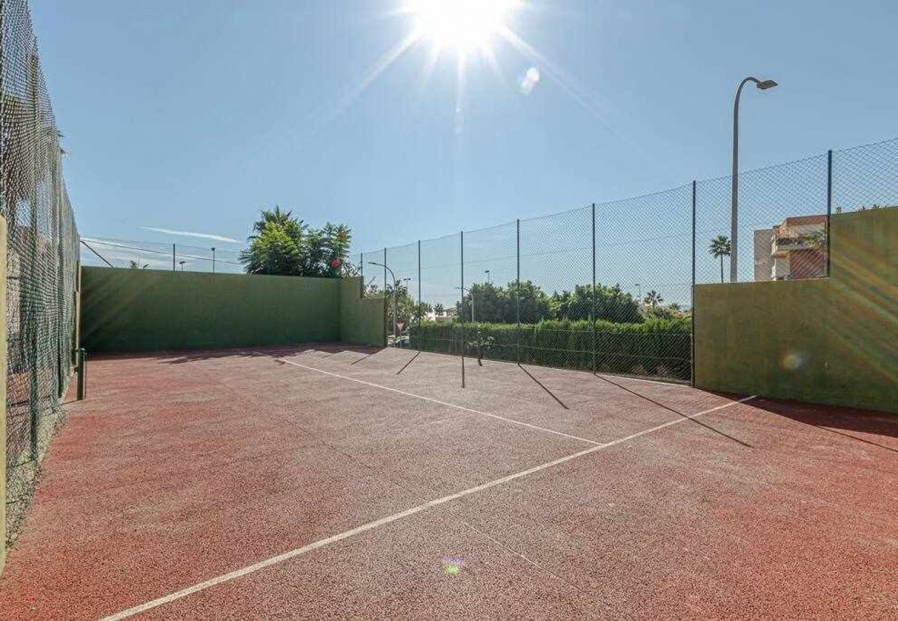 Apartment in Benalmádena - Luxurious apartment in Torrequebrada for 5