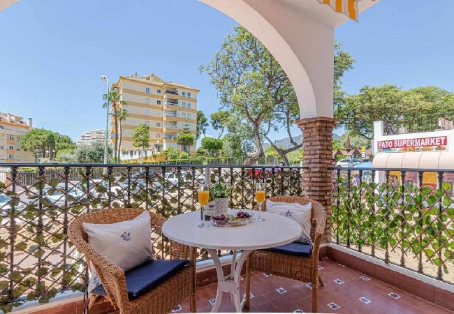 Apartment in Benalmádena - Apartamento en Pueblo Quinta a 1 min de la Playa 