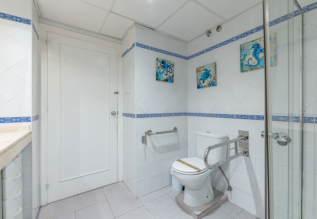 Apartment in Benalmádena - Spacious apartment for 4 people in Benalbeach. 