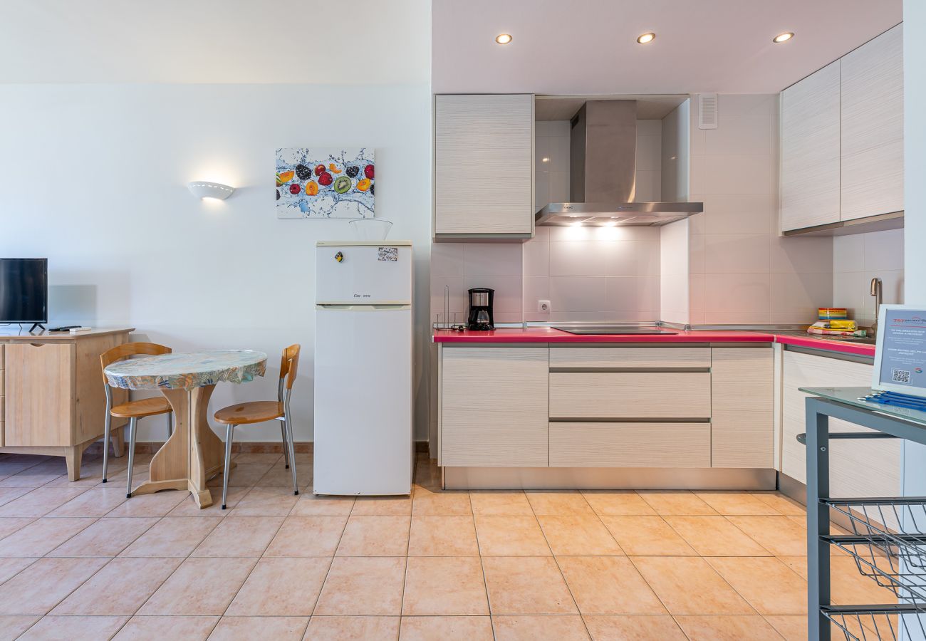 Apartment in Benalmádena - Spacious apartment for 4 people in Benalbeach. 