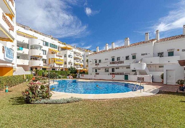 Apartment in Benalmádena - Apartment in front of Parque la Paloma with pool 