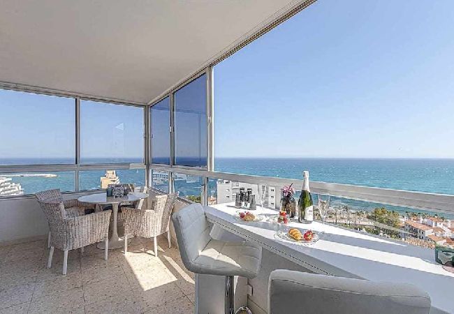  in Benalmádena - Appartment with sea views + parking