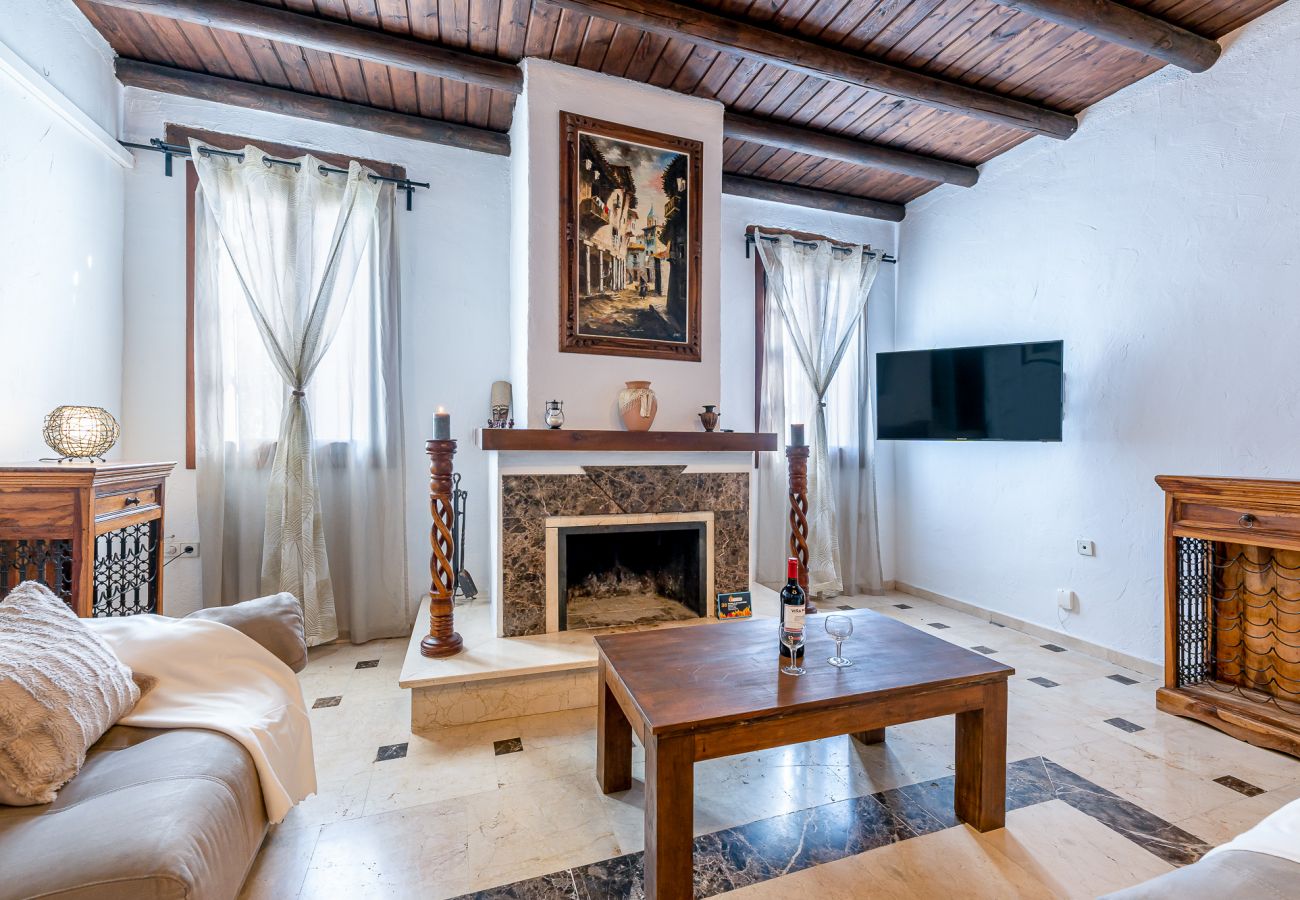 Cottage in Alhaurín el Grande - La casa del arbol Cozy rural house with pool